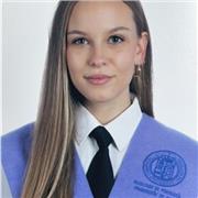 Profesora de matemáticas, con título STEM Bach y graduada en psicología